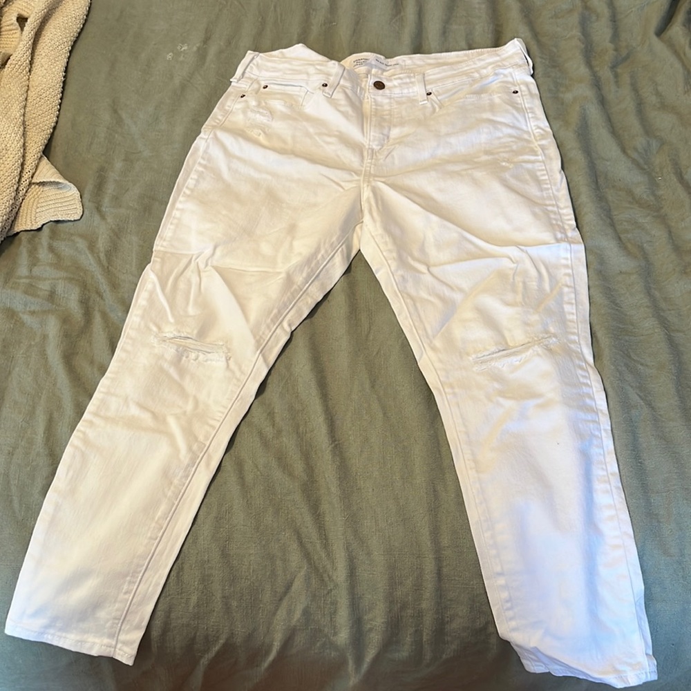 White Levi Strauss Signature Mid-Rise Skinny Crop